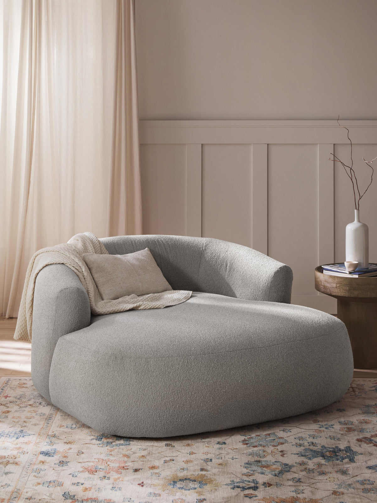 Sofia Bouclé-XL-Lounge Chair — Lilac